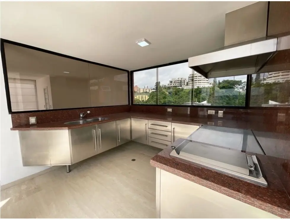 Se vende/Alquila PH 760m2 4h+2s/5.5b+s/6p Colinas de Valle Arriba 2312 - 5