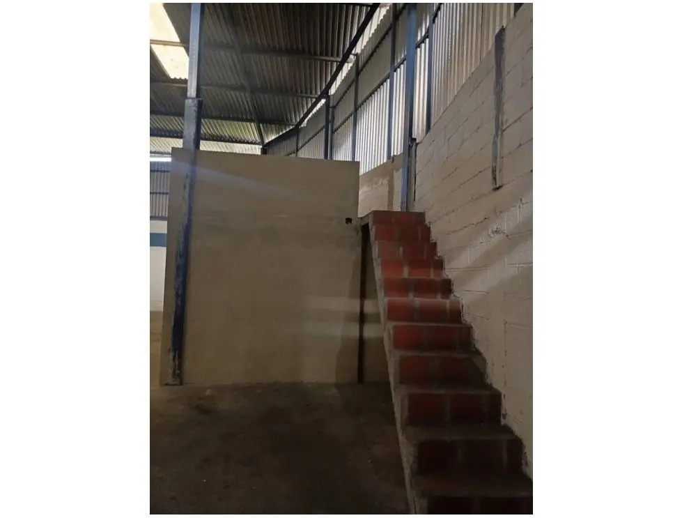 Se alquila galpón 600m2 Filas de Mariche 3285 - 4
