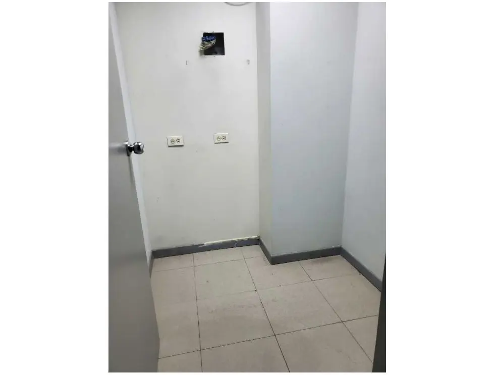Alquilo local comercial 87m2 La Castellana 4656 - 5