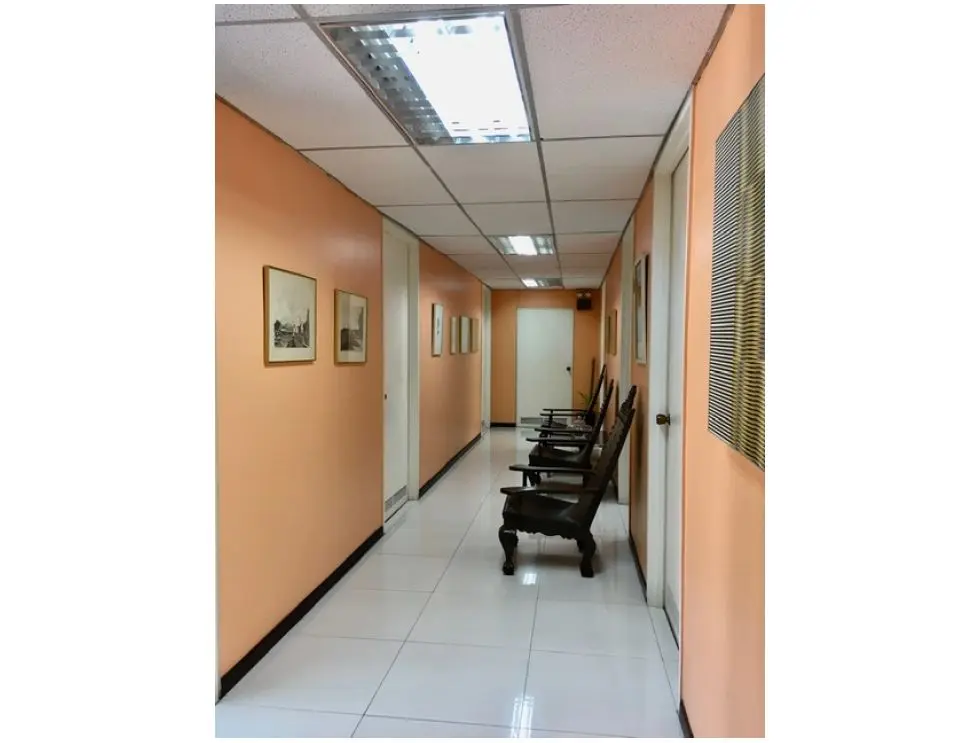 Se vende oficina 217m2 Altamira 0418 - 4