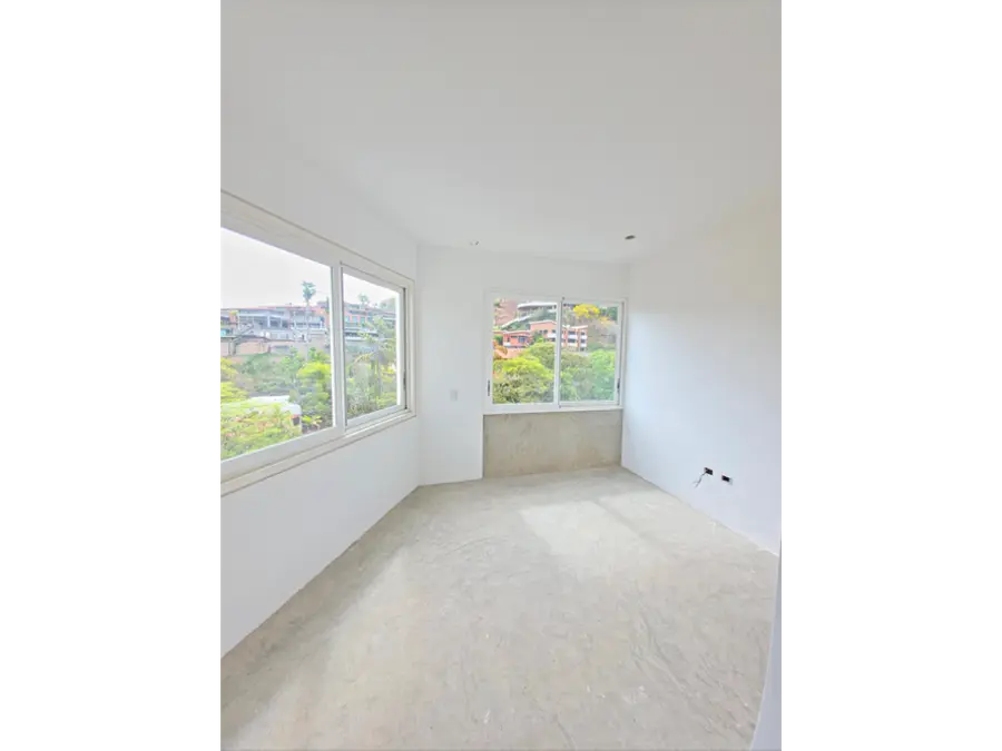 PENT HOUSE EN VENTA 205 M2 - URB LOMAS DE LAS MERCEDES - 17