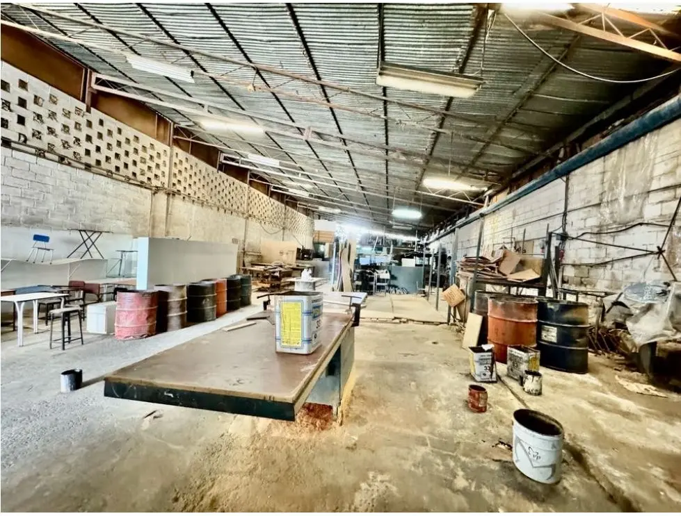 Se vende galpón 597m2 La Yaguara - 2