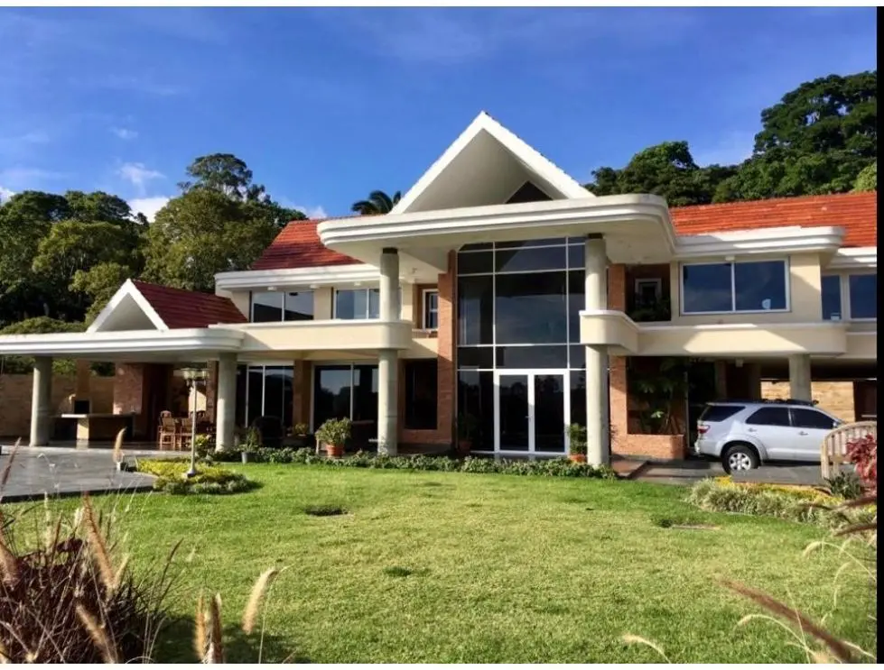 Se vende casa 800m2 La Lagunita 6474