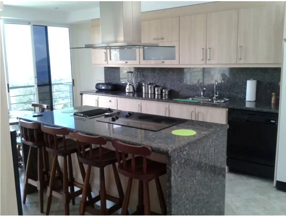 Se vende PH 300m2 Altos de Villanueva 0972 - 7