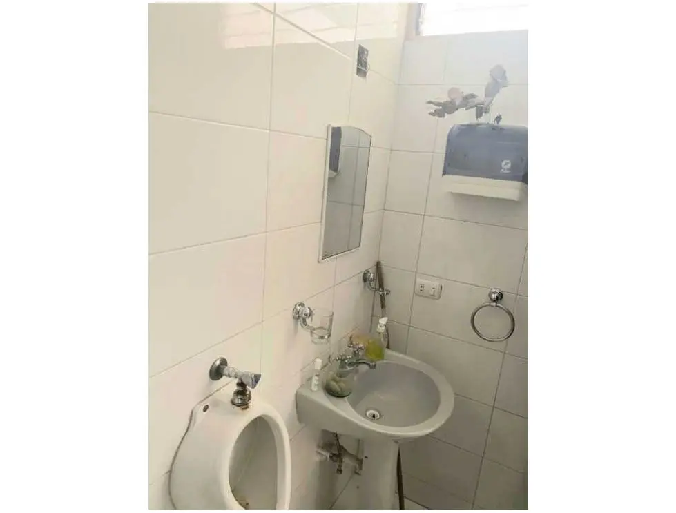 Alquilo oficina 35mts Las Mercedes 9625 - 5