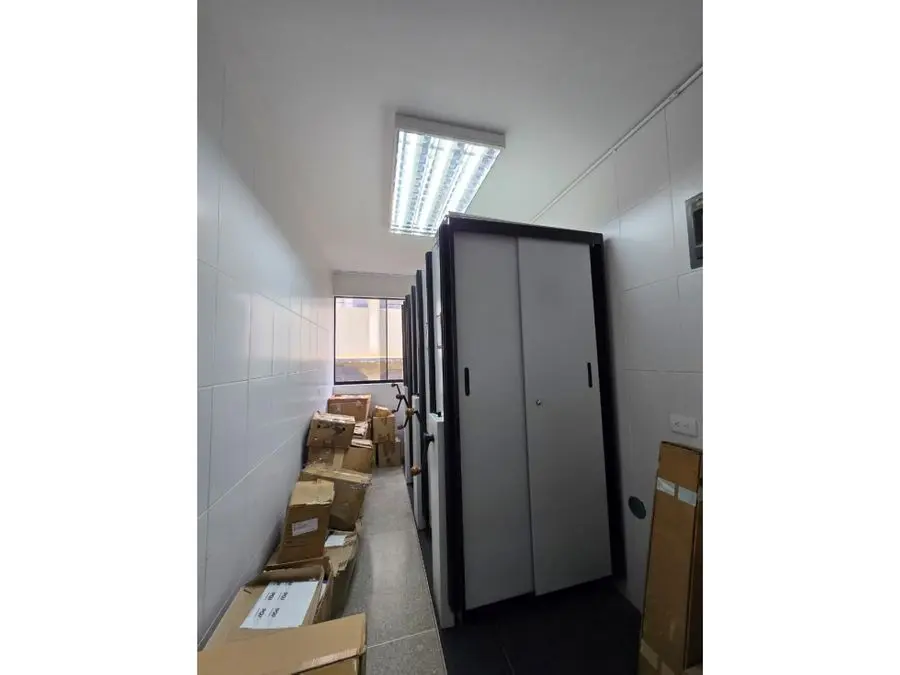 EDIFICIO INDUSTRIAL EN VENTA 1.938 M2 - BOLEITA NORTE - 14