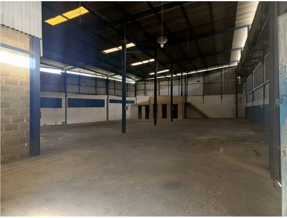 Se alquila galpón 600m2 Filas de Mariche 3285