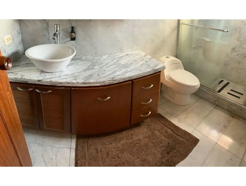 Vende/alquila Casa 500m2 Lomas de la Lagunita 3038 - 12