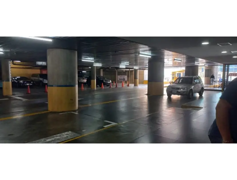 Venta de Estacionamiento en los Palos Grandes