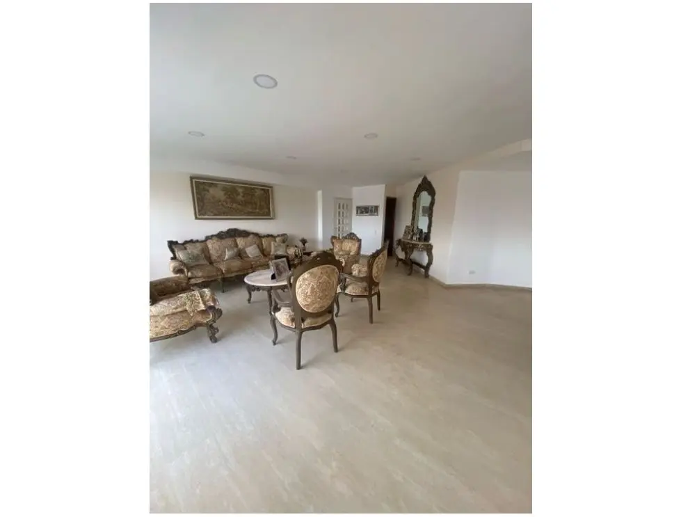 Se vende PH 400m2 Colinas de Valle Arriba 9917 - 4
