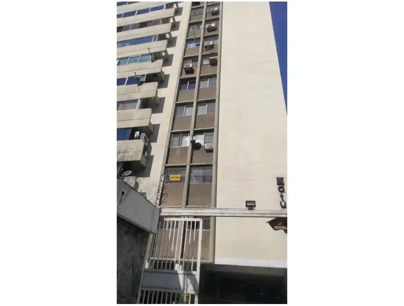Alquilo habitación 15m2 Terrazas del Club Hípico 1028