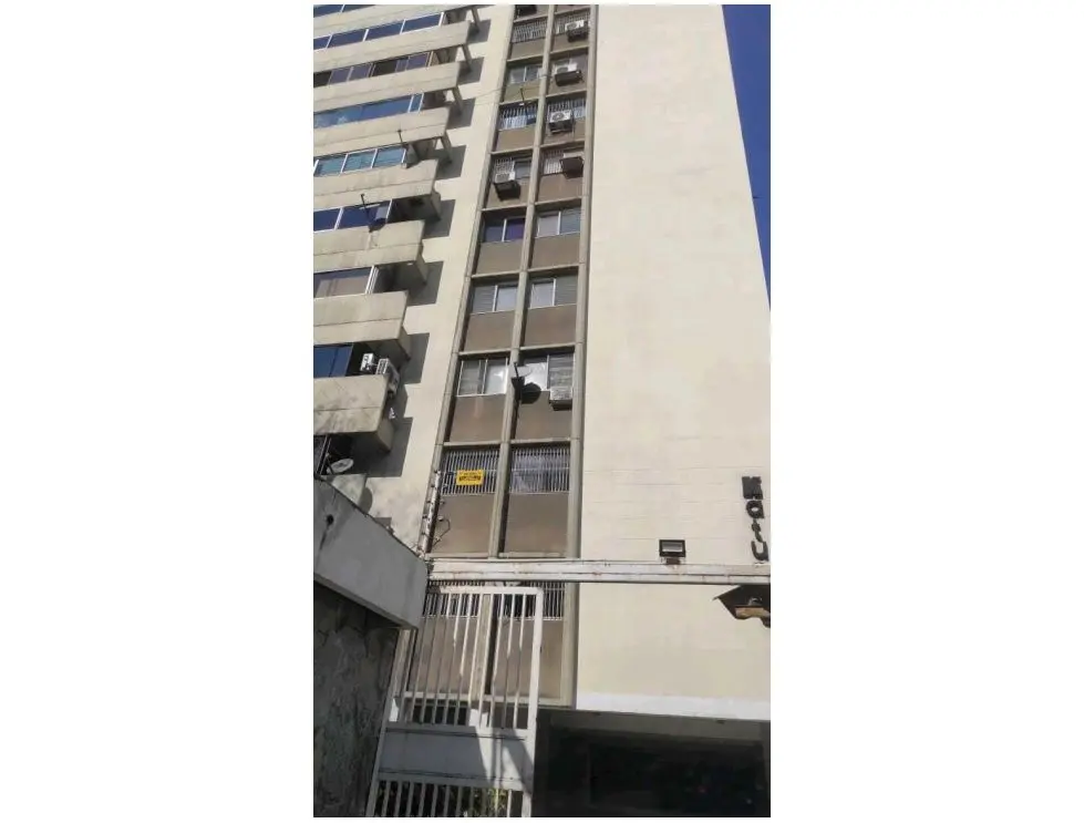 Alquilo habitación 15m2 Terrazas del Club Hípico 1028