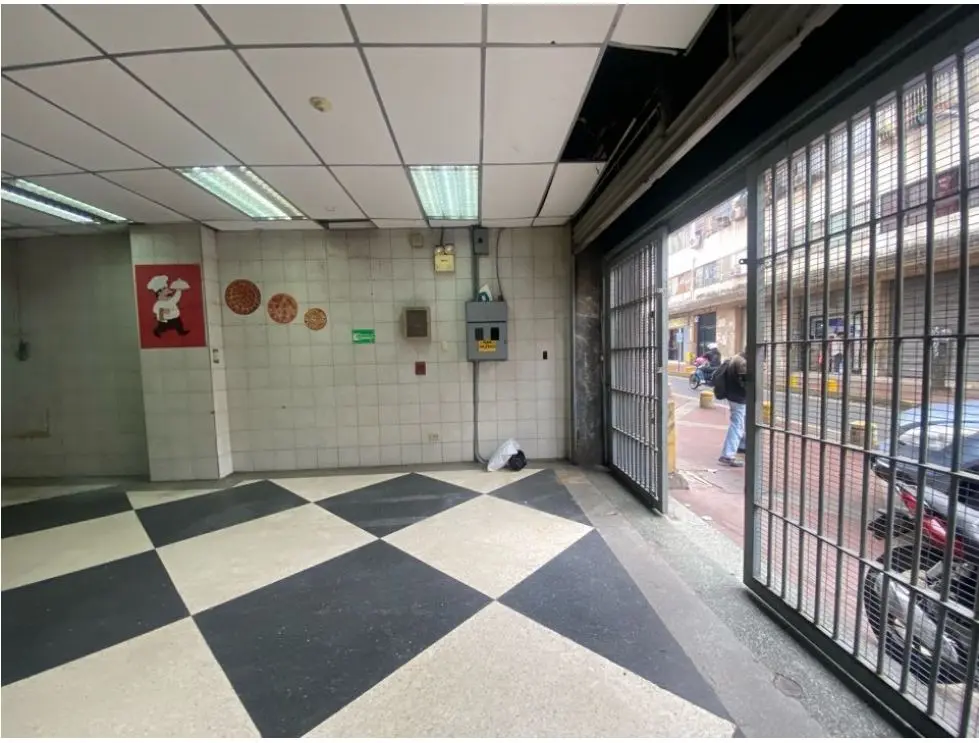 Vendo/alquilo local comercial 112m2 Av. Urdaneta 2143 - 4