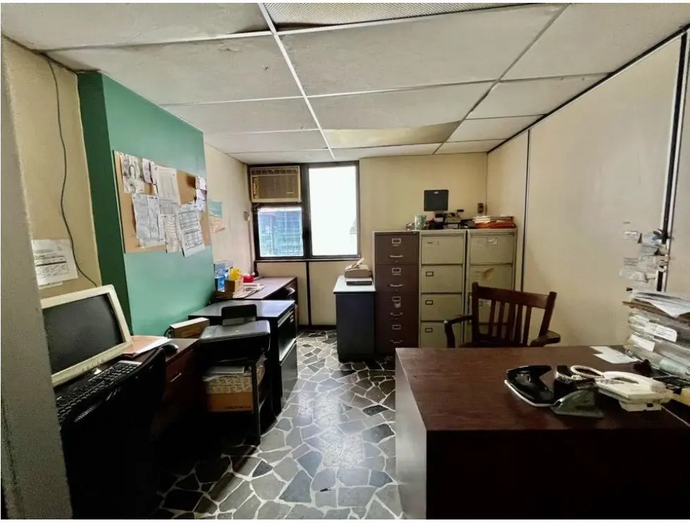Se vende oficina 240m2 4B La Carlota - 7