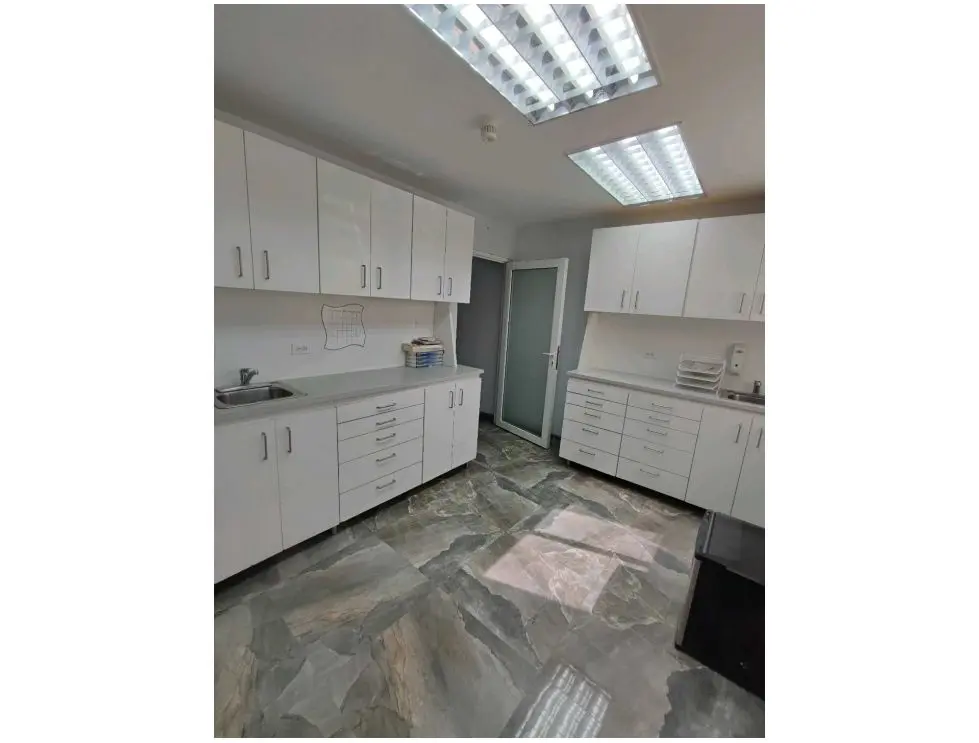 Vendo oficina 92m2 La Castellana 2869 - 22