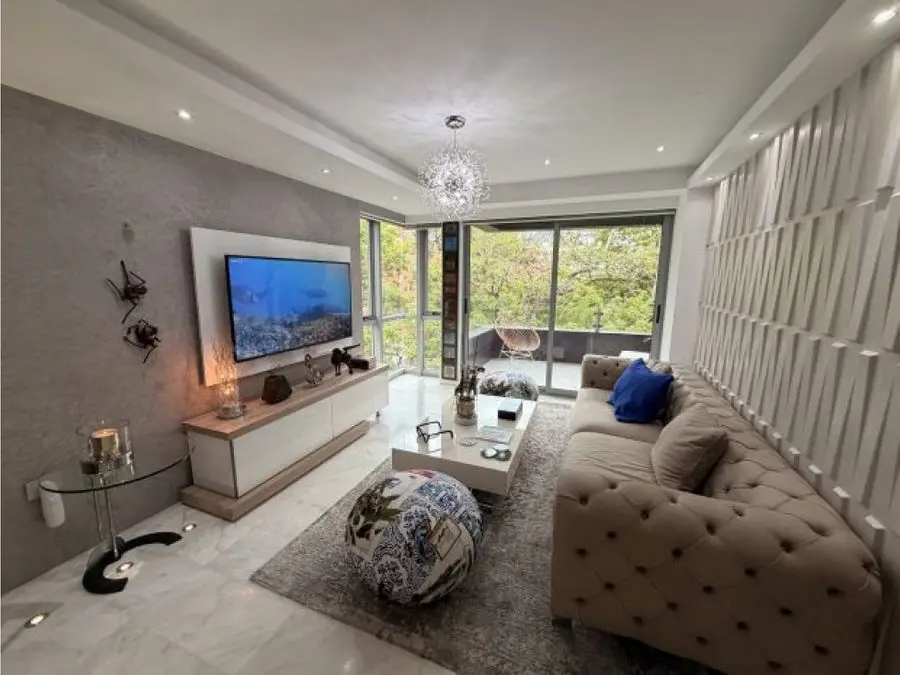 Exclusivo Apartamento en Venta en la Castellana Bella - 2