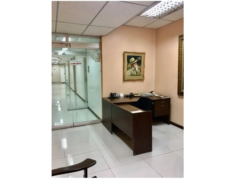 Se vende oficina 217m2 Altamira 0418
