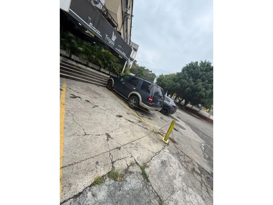 Vendo LOCAL para Oficina 517m2 La Trinidad 2959 - 5