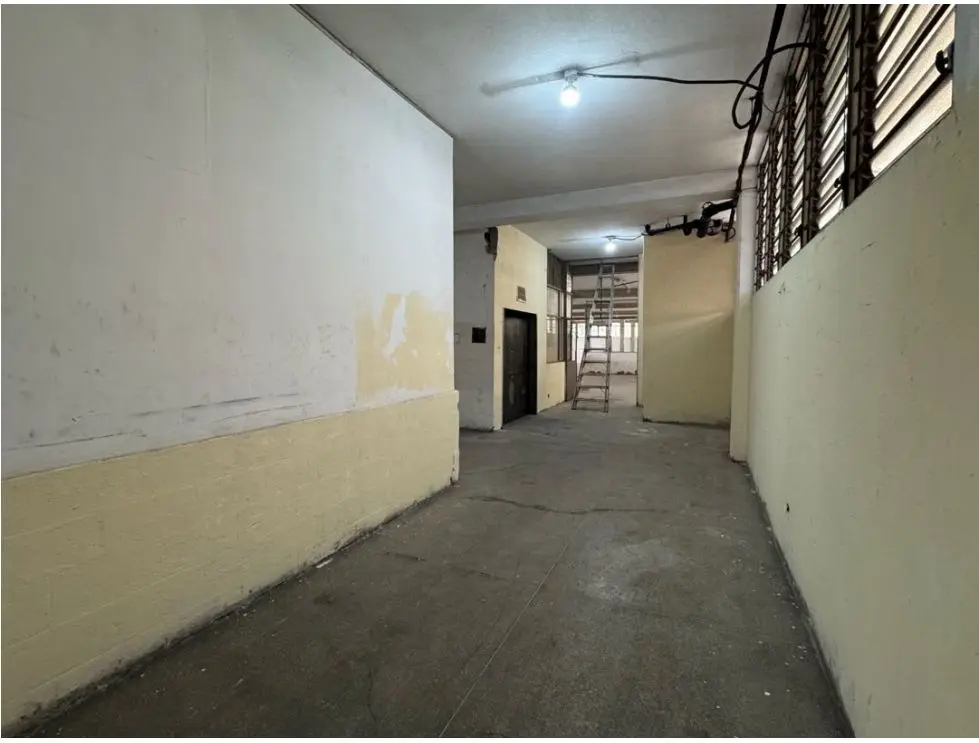 En Venta Galpon Edificio Industrial en San Martin. Libertador Caracas - 19