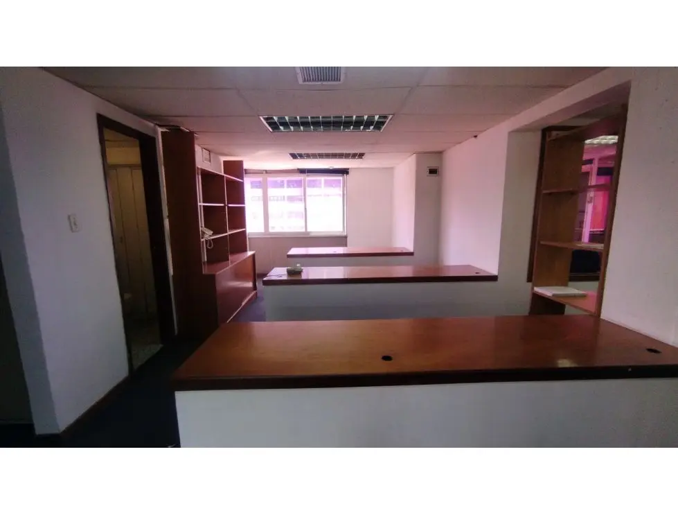 Se vende/alquila Oficina 150m² Libertador - 10