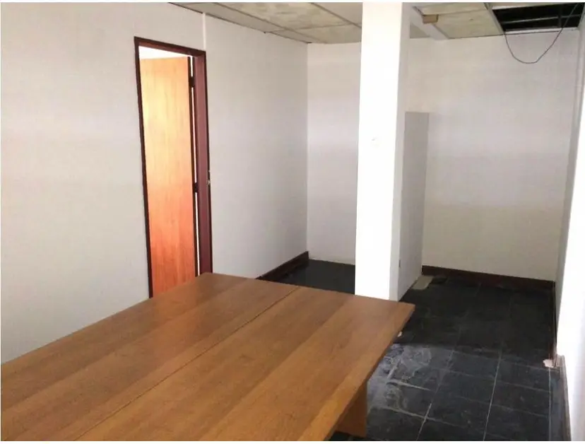 Alquilo oficina 120m2 Los Palos Grandes 5360