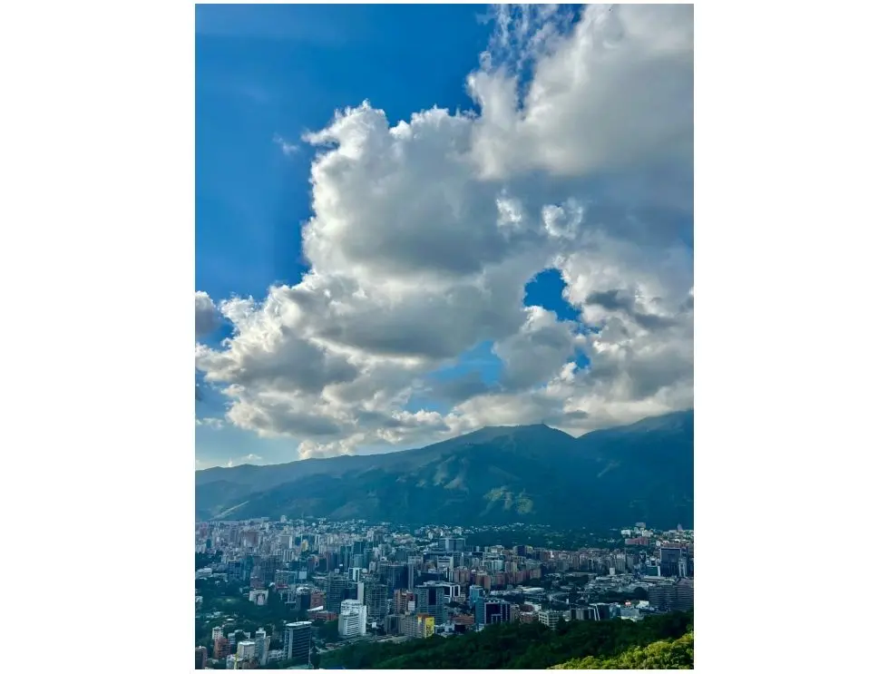 Alquila o Vende Ph c/vista y terraza 387m2 Lomas de San Román 3778 - 2