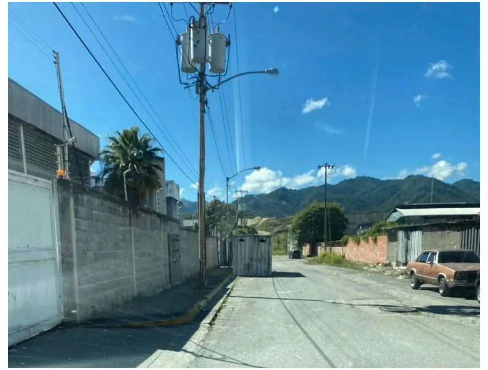 Vendo galpón industrial 3500m2 Intercomunal Guarenas/Guatire 9741 - 5