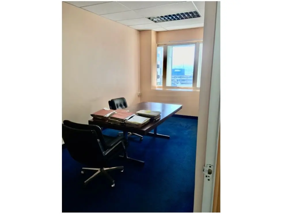 Se vende oficina 217m2 Altamira 0418 - 5
