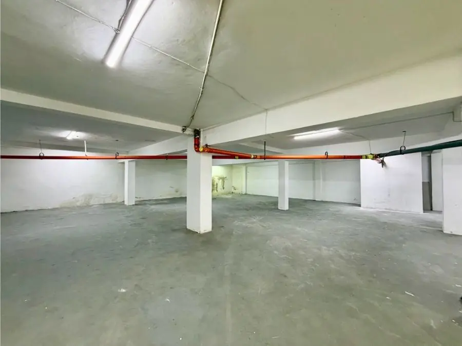 Se vende / alquila depósito 360m2 Chacao