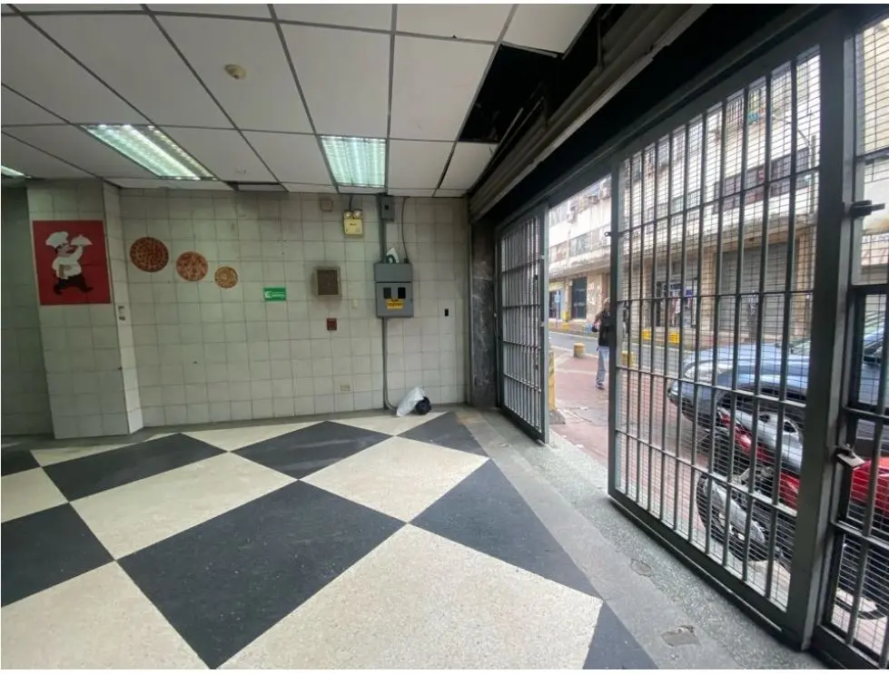 Vendo/alquilo local comercial 112m2 Av. Urdaneta 2143 - 5