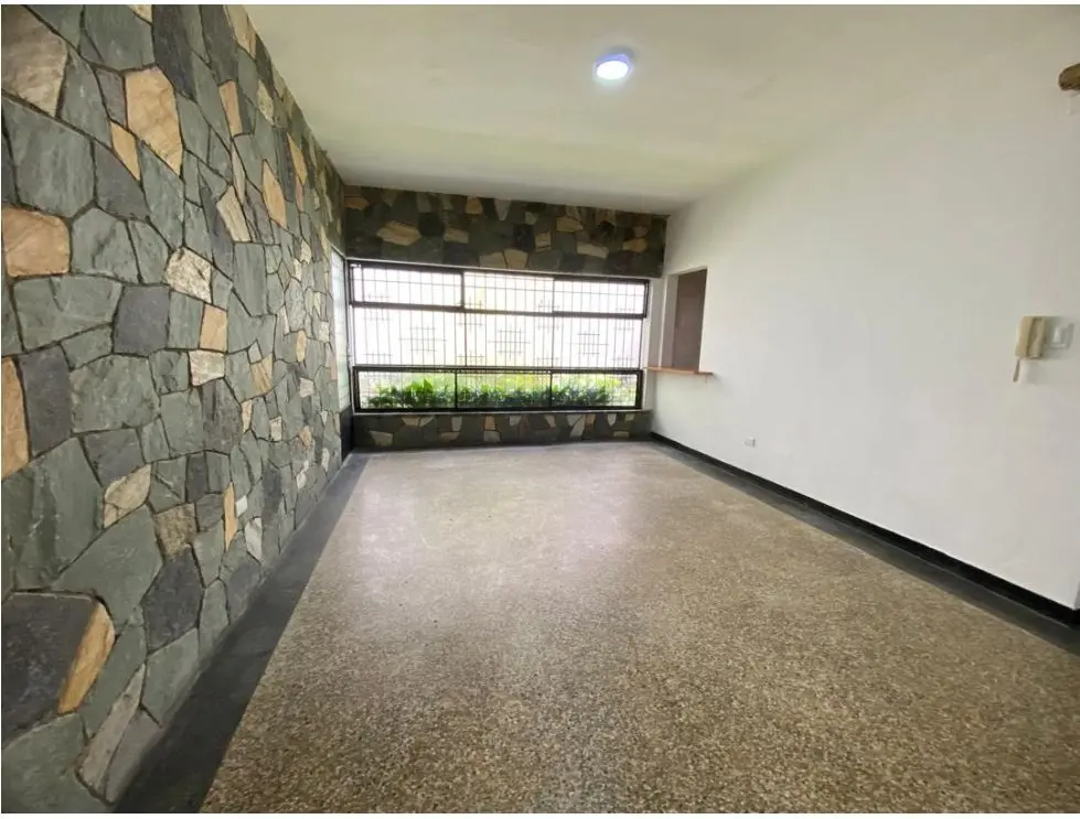 Se Alquila Planta Baja de Casa 480m² 4h+s/ 3b+s/4e en Altamira - 5