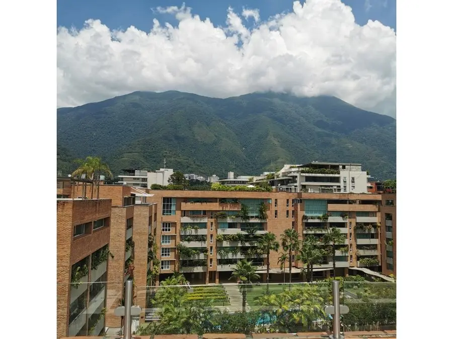 Alquilo Apartamento en Campo Alegre $8.000 - 17
