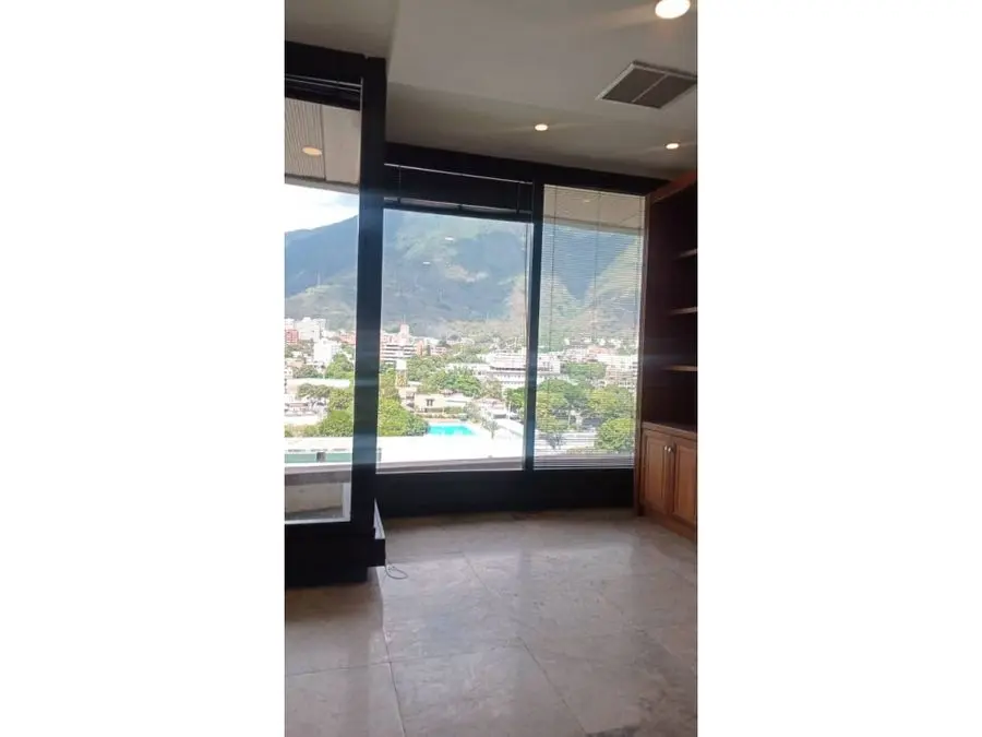 Se alquila oficina 150m2 C.C San Ingnacio 9513 - 7