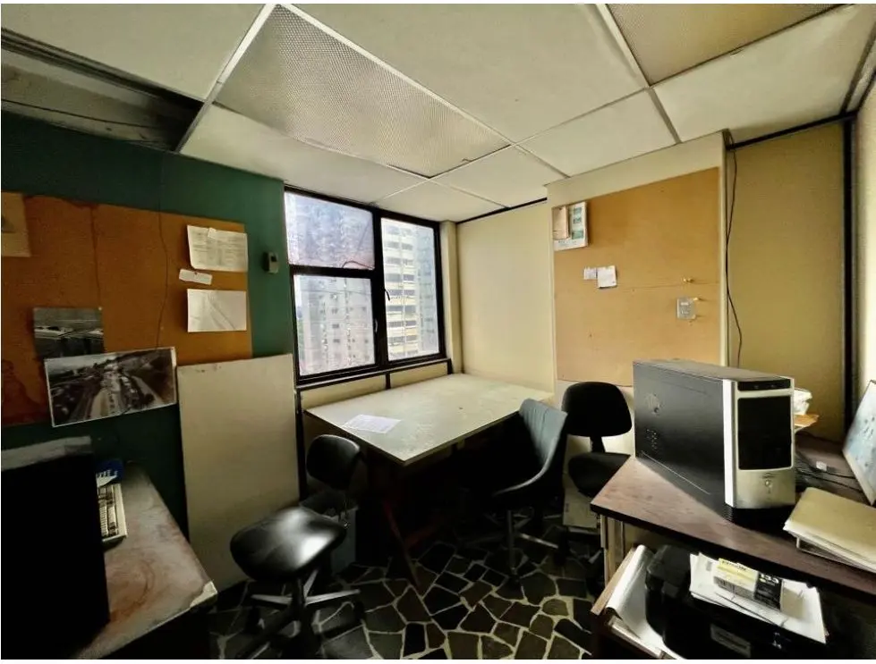 Se vende oficina 240m2 4B La Carlota - 11