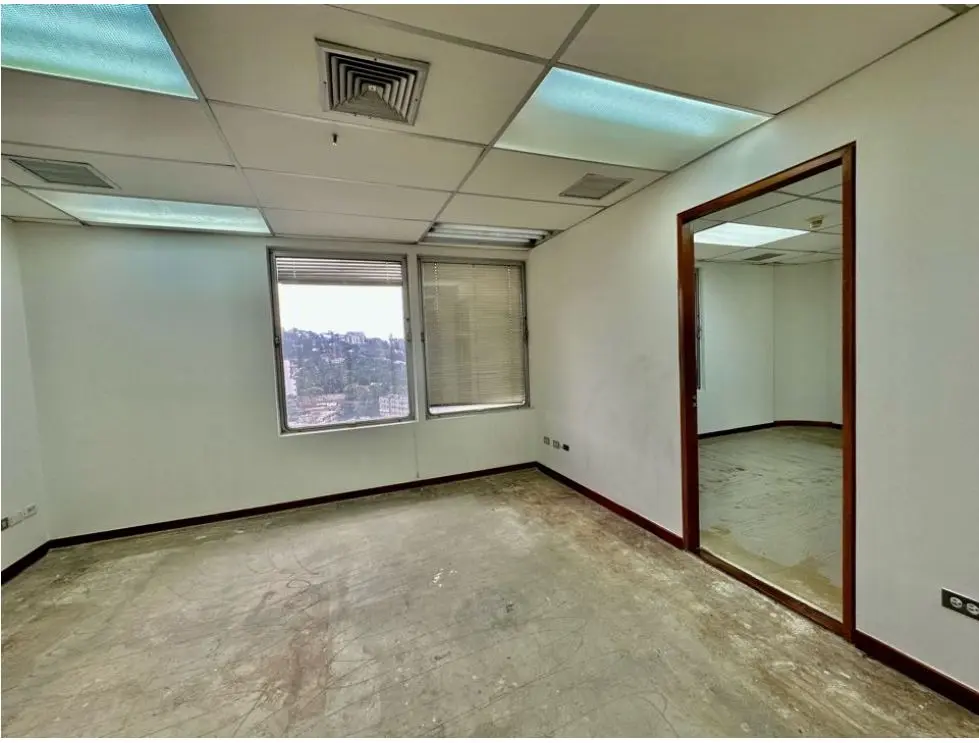 Se alquila oficina 220m2 2b/5p Las Mercedes - 12
