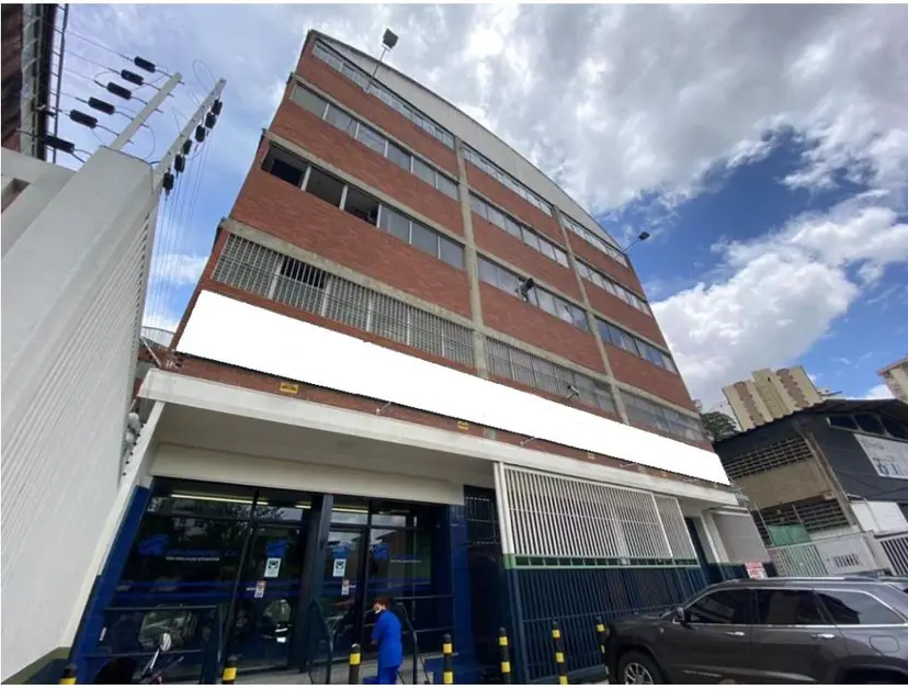 VENTA GALPON CON PISOS COMERCIALES/INDUSTRIALES