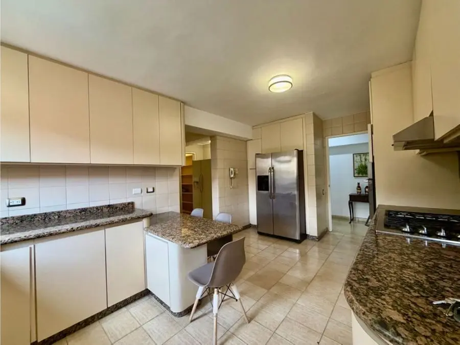 Se alquila PH Triplex 500m2 4h+s/7b/3p Colinas de Valle Arriba - 13