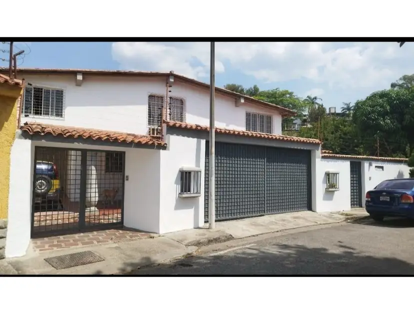 Alquilo anexo para showrrom 180m2 Terrazas del Club Hipico 8992