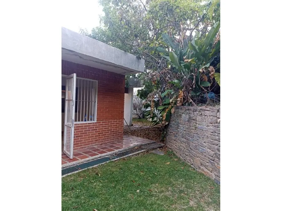Se vende casa 400m2 Prados del Este 5633 - 5