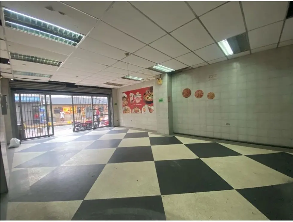 Vendo/alquilo local comercial 112m2 Av. Urdaneta 2143 - 14