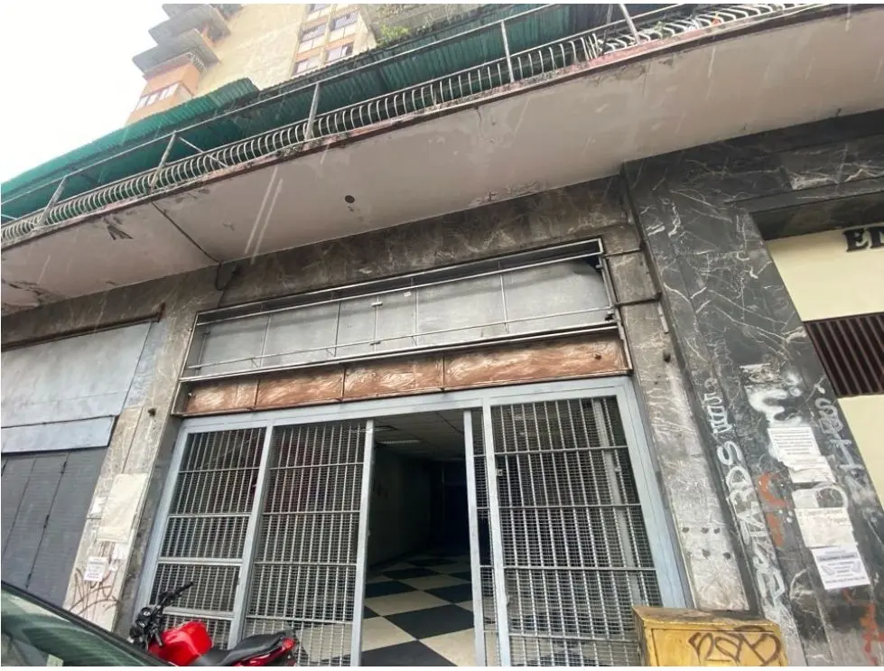Vendo/alquilo local comercial 112m2 Av. Urdaneta 2143