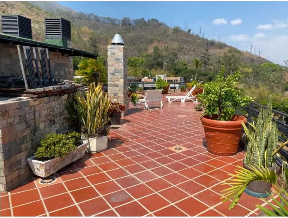 Se vende PH 1000m2 Los Chorros 9915 - 2