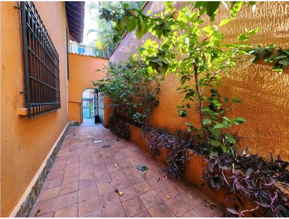 Alquilo anexo 63m2 Altamira 3396 - 3