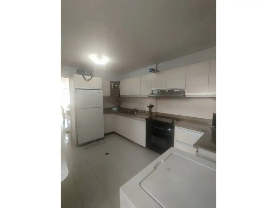 Vendo casa 300m2 4h/4b/2p La Trinidad 8318 - 8