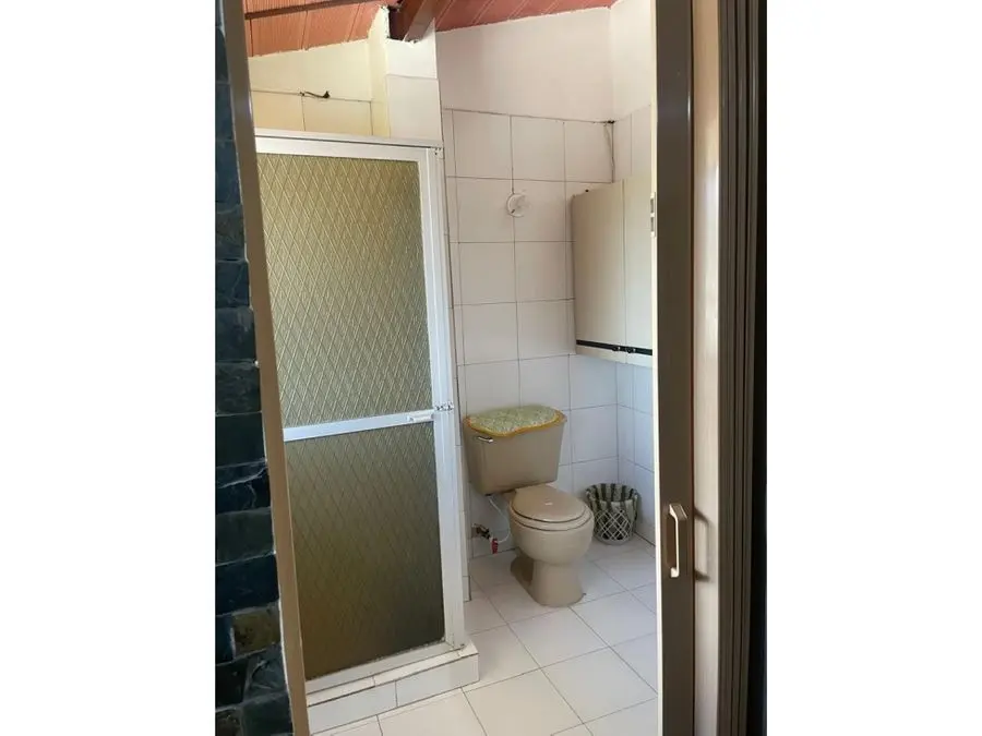 Se vende edificio 7pisos inversionista 1380m2 Altavista. 8472 - 11