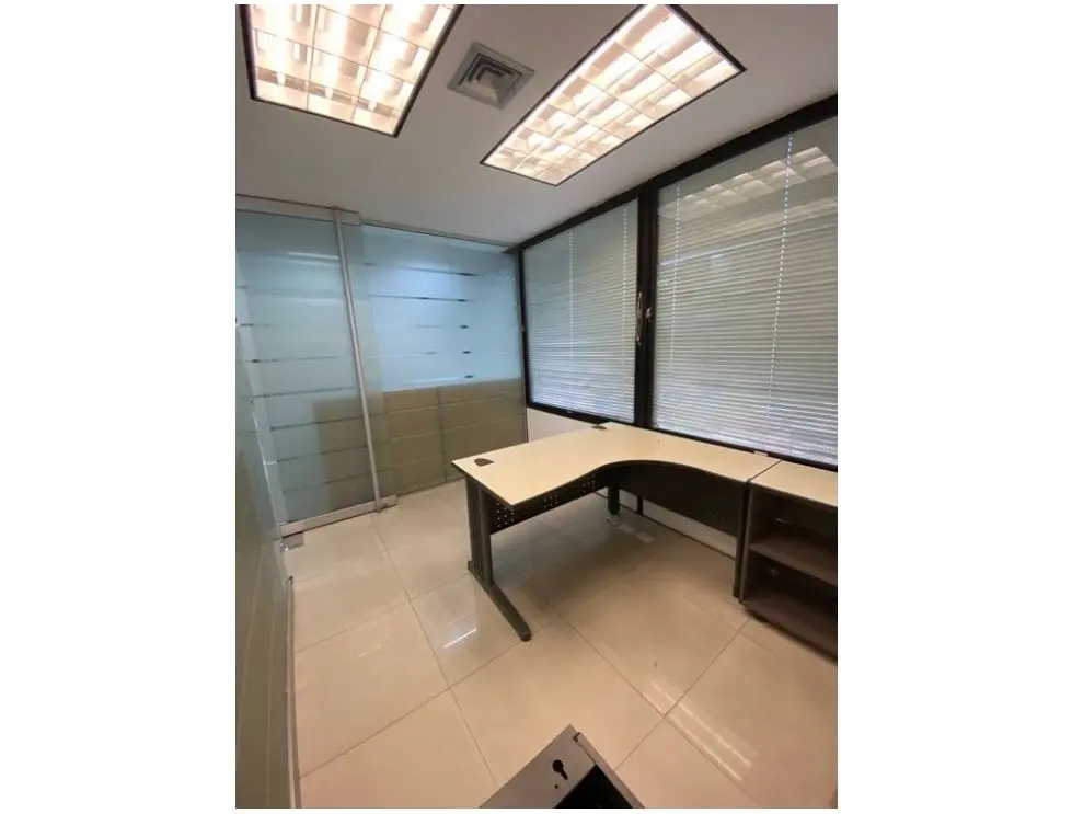 Alquilo oficina 300m2 Chacao 3390 - 15