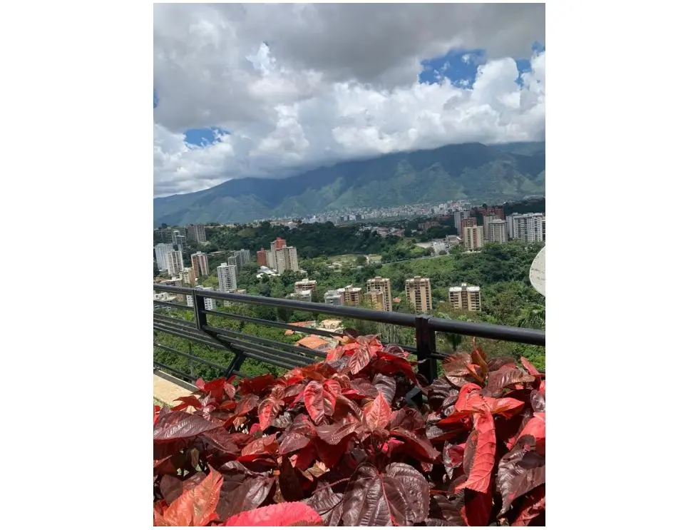 Se vende casa 780m2 7h/7b/8p Cerro Verde 6472 - 25
