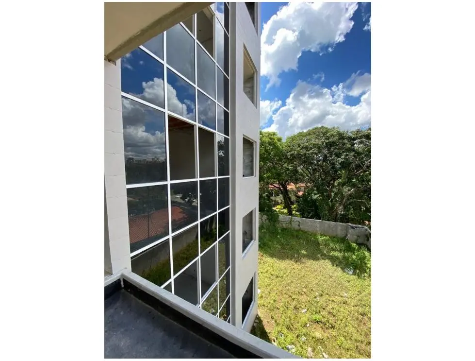 Se vende apto 470 m2 4h+s/4.5b+2s/3p Campo Alegre 0212 - 4