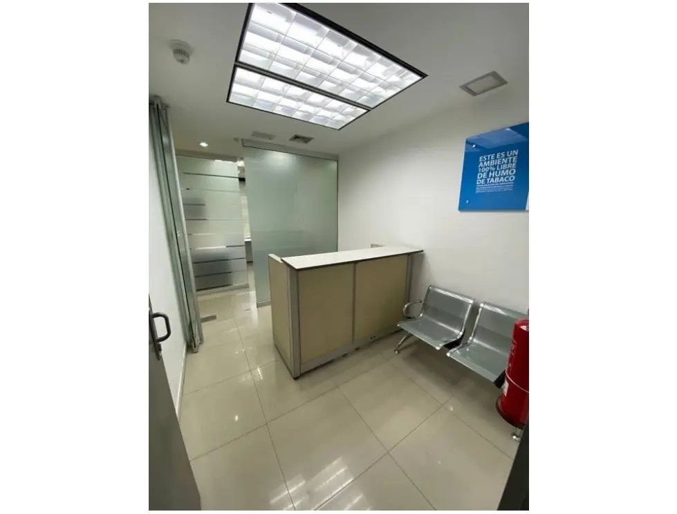 Alquilo oficina 300m2 Chacao 3390
