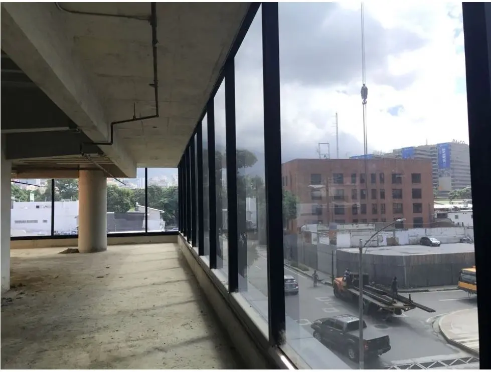 Vendo edificio comercial 3107m2 Las Mercedes 9606 - 9